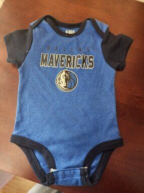 NBA Dallas Mavricks 3/6 months one piece